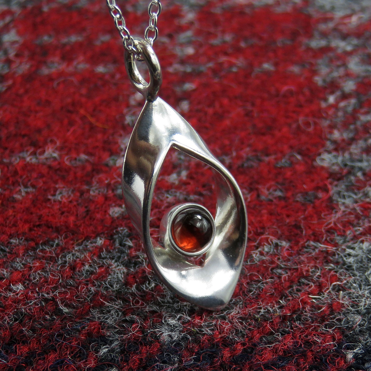 Ribbon birthstone silver pendant necklace for January (Garnet)