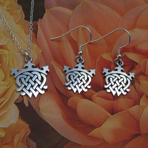 The Luckenbooth silver pendant necklace & dangle earrings set