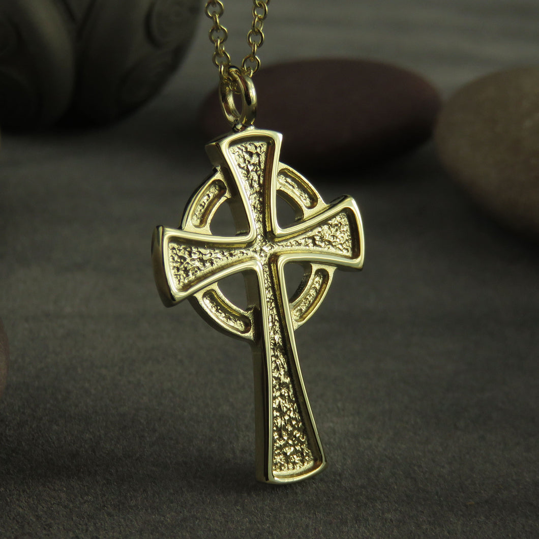 Celtic cross pendant necklace in 9ct gold