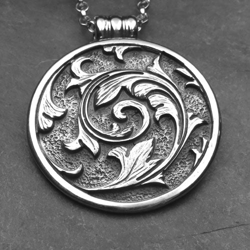 Acanthus engraved silver pendant necklace