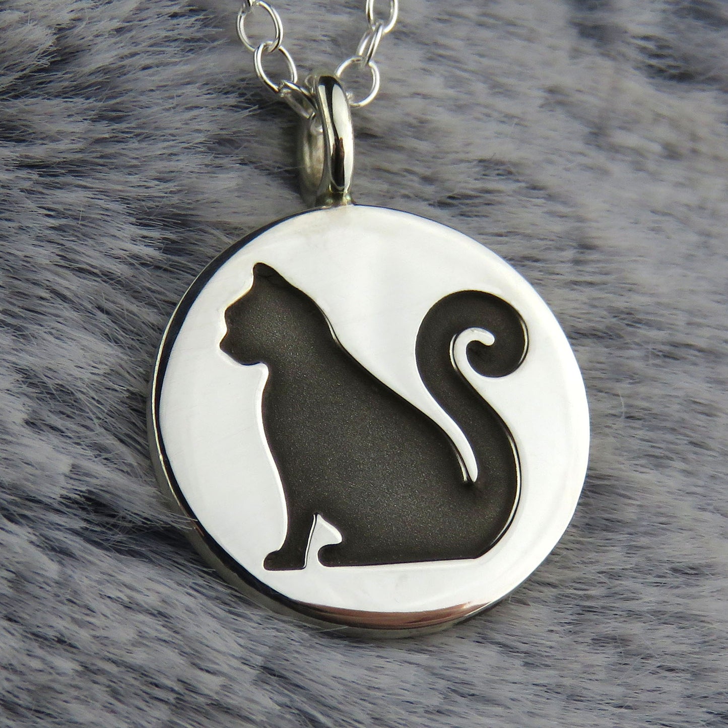 Skye Cats (sitting) silver pendant necklace
