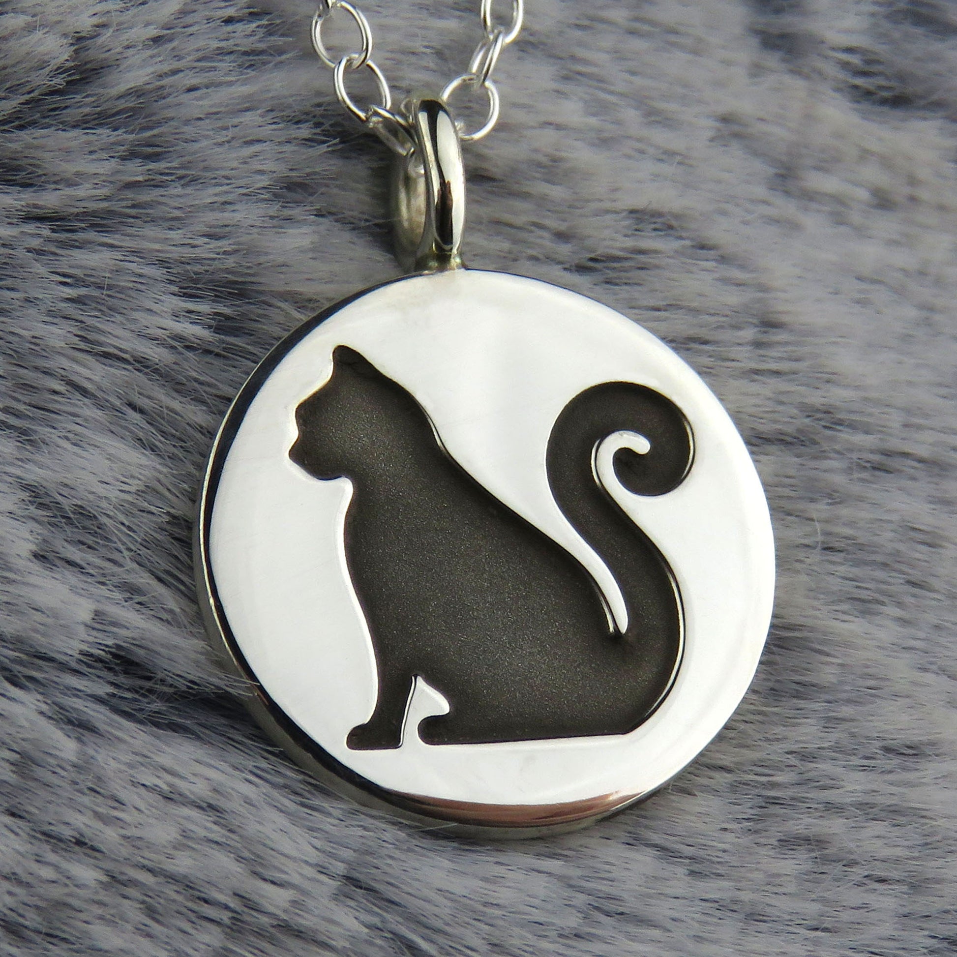 Skye Cats (sitting) silver pendant necklace