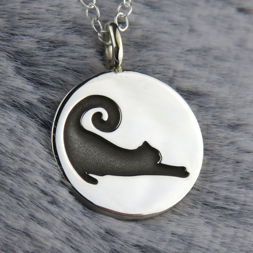 Skye Cats (stretching) silver pendat necklace