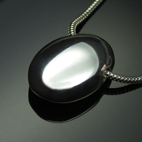 Skye Pebble silver pendant necklace